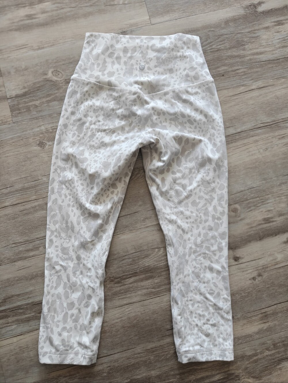 Lululemon Align High-Rise Crop 21"Cheetah Camo Antique White Multi Size 4